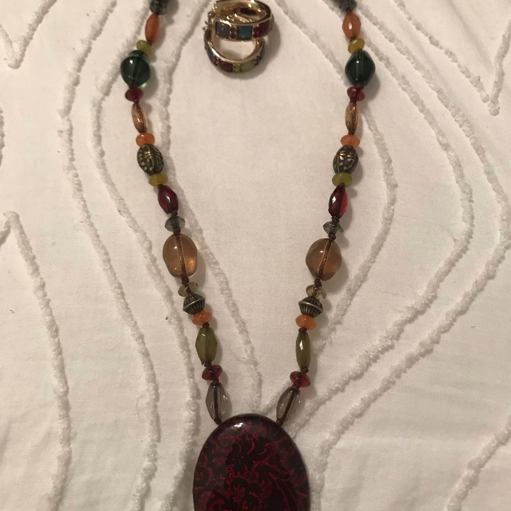 Necklace and earrings set